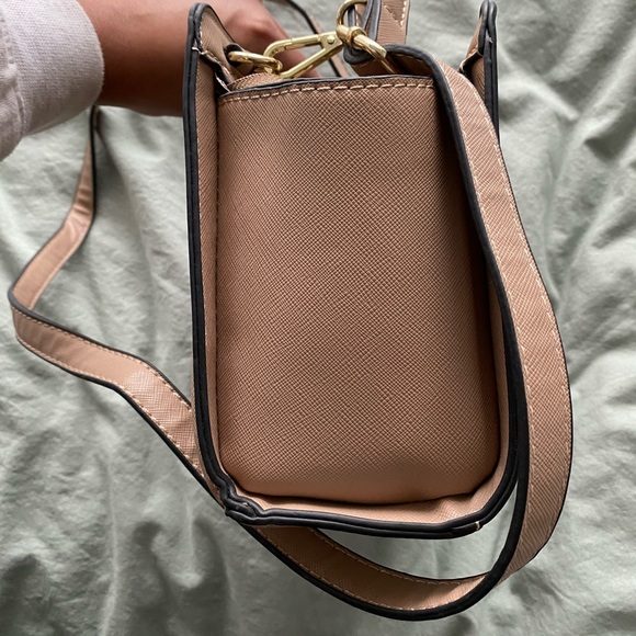 BRAND NEW MICHAEL KORS SELMA CROSSBODY - Picture 4 of 5